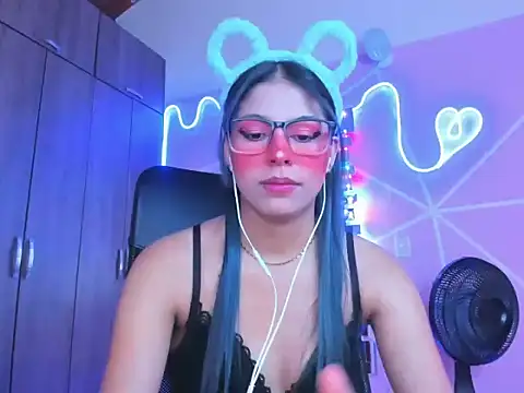  ALLYSON18  online show from February 2, 11:19 am