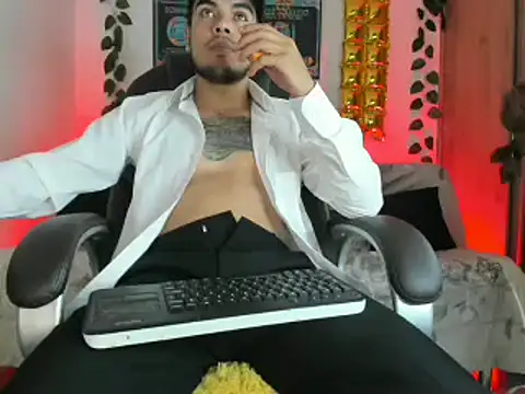 mikee scooth online show from January 21, 3:15 am