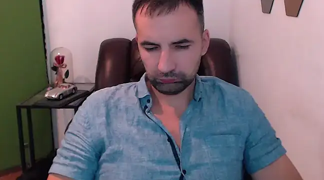 Leo 1617 online show from December 3, 11:57 pm