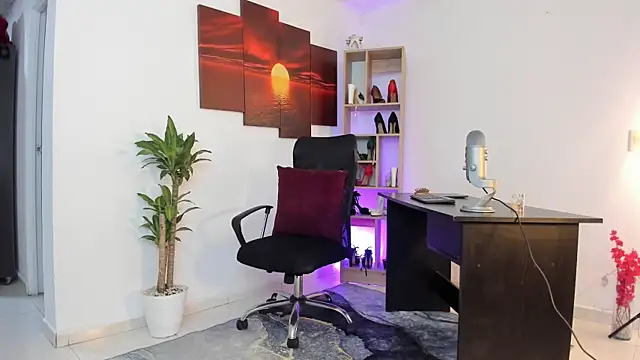 Lia Copper online show from March 3, 4:24 pm