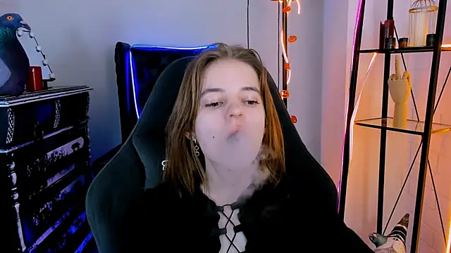 TinaDavil online show from December 3, 2:27 pm