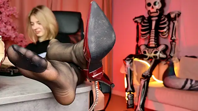 TinaDavil online show from October 21, 10:49 am