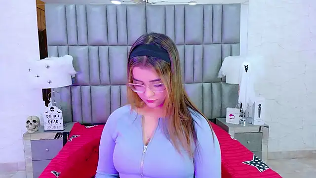 ZoehRoux online show from October 17, 4:04 am