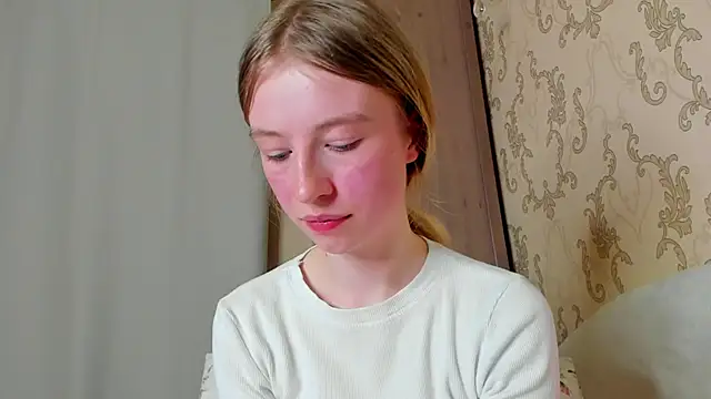 Snapshot of minidivaa_ chatting on January 7, 9:25 pm minidivaa online show from January 7, 9:25 pm