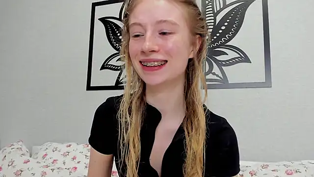 Snapshot of minidivaa_ chatting on January 27, 10:49 pm minidivaa online show from January 27, 10:49 pm