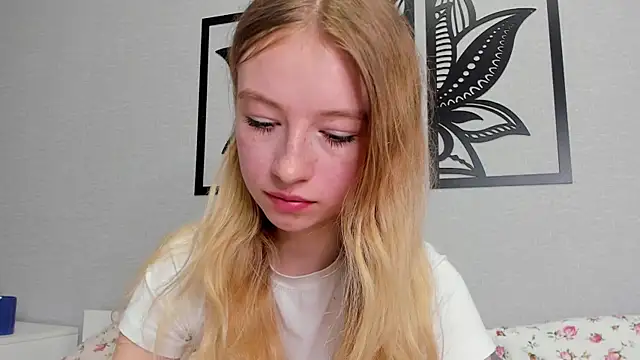 Snapshot of minidivaa_ chatting on February 4, 4:18 pm minidivaa online show from February 4, 4:18 pm