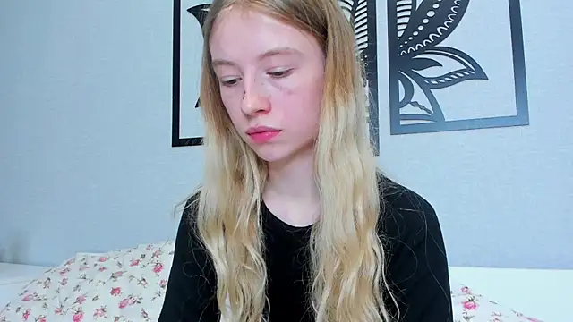 Snapshot of minidivaa_ chatting on February 8, 5:29 pm minidivaa online show from February 8, 5:29 pm