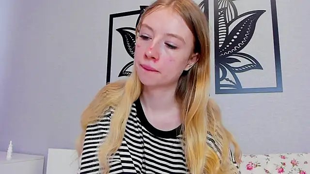 Snapshot of minidivaa_ chatting on February 16, 1:16 pm minidivaa online show from February 16, 1:16 pm