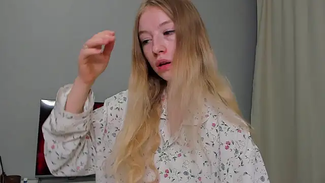 Snapshot of minidivaa_ chatting on March 4, 9:22 pm minidivaa online show from March 4, 9:22 pm