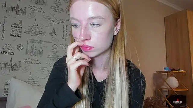 Snapshot of minidivaa_ chatting on September 11, 6:08 pm minidivaa online show from September 11, 6:08 pm