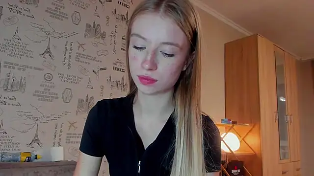 Snapshot of minidivaa_ chatting on September 12, 8:42 pm minidivaa online show from September 12, 8:42 pm