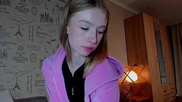 Snapshot of minidivaa_ chatting on September 29, 6:13 pm minidivaa online show from September 29, 6:13 pm