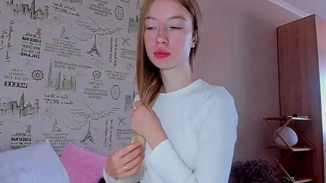 Snapshot of minidivaa_ chatting on October 2, 9:16 am minidivaa online show from October 2, 9:16 am