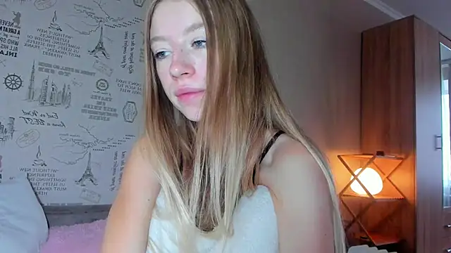 Snapshot of minidivaa_ chatting on October 5, 9:40 am minidivaa online show from October 5, 9:40 am