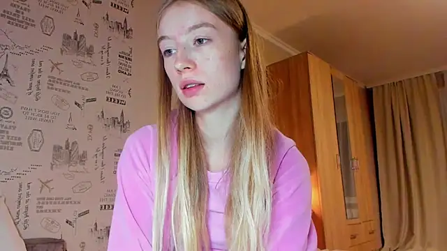 Snapshot of minidivaa_ chatting on October 8, 9:01 pm minidivaa online show from October 8, 9:01 pm