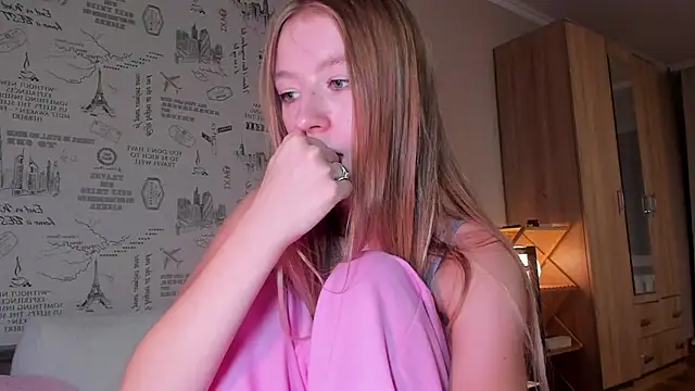 Snapshot of minidivaa_ chatting on October 25, 8:58 pm minidivaa online show from October 25, 8:58 pm