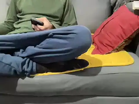 4small4inchlol online show from December 5, 7:38 pm