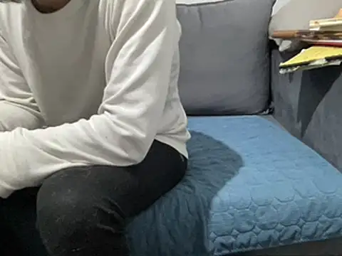 4small4inchlol online show from February 24, 5:20 pm