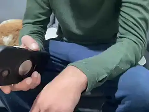 4small4inchlol online show from March 12, 8:31 pm