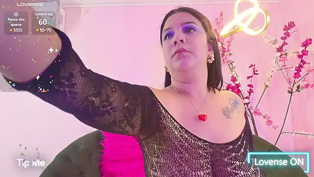 almendraevans online show from January 28, 11:49 am