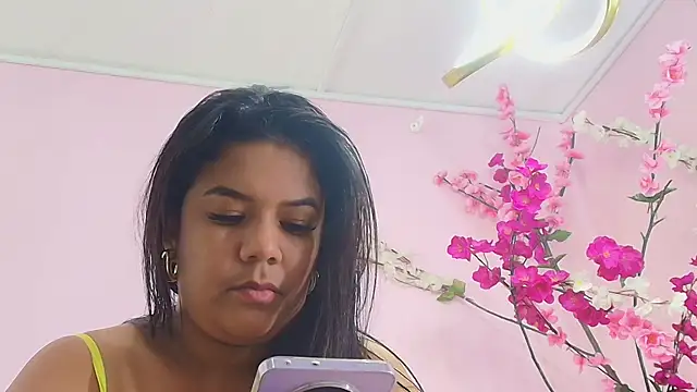 almendraevans online show from February 23, 6:01 pm