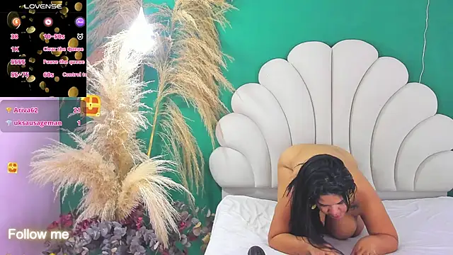 almendraevans online show from March 22, 6:14 pm