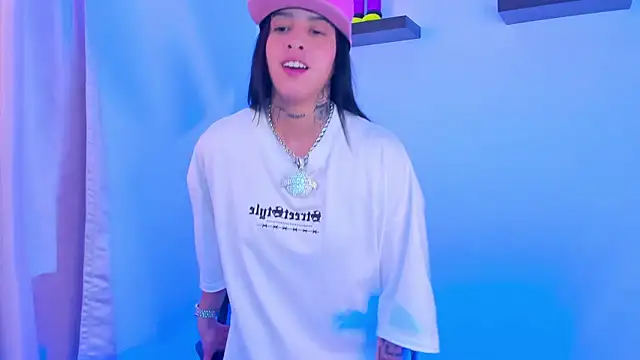 Gangster Girl online show from January 4, 10:24 pm