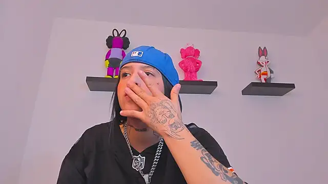 Gangster Girl online show from March 7, 12:26 am