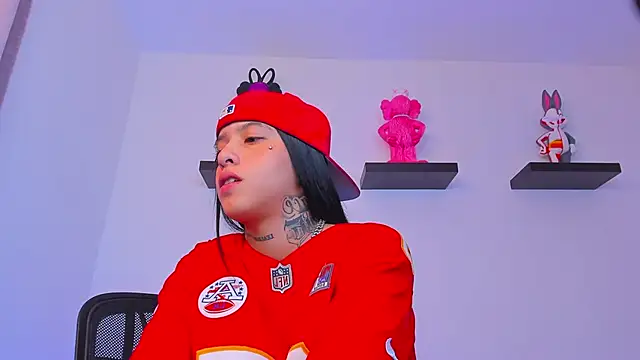 Gangster Girl online show from March 9, 3:22 am