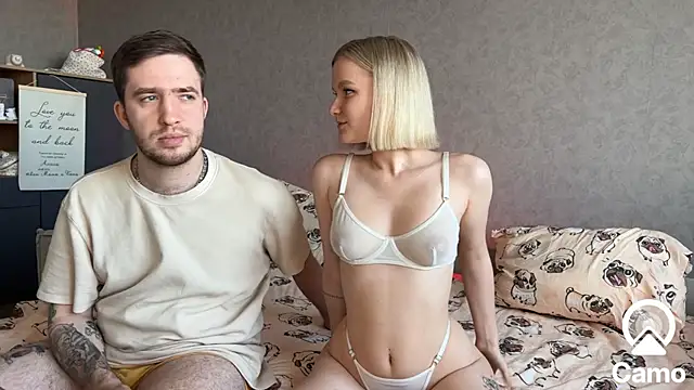 Snapshot of Adelovenick chatting on December 7, 11:18 am Adelovenick online show from December 7, 11:18 am