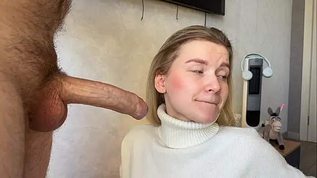 Snapshot of Adelovenick chatting on March 11, 8:09 am Adelovenick online show from March 11, 8:09 am