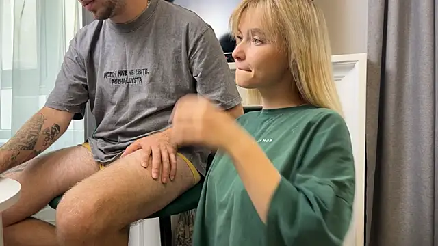 Snapshot of Adelovenick chatting on September 10, 8:36 am Adelovenick online show from September 10, 8:36 am