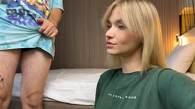 Snapshot of Adelovenick chatting on September 23, 9:01 am Adelovenick online show from September 23, 9:01 am