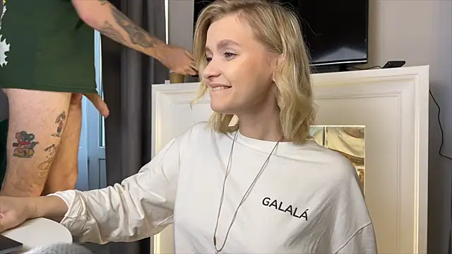 Snapshot of Adelovenick chatting on November 27, 8:38 am Adelovenick online show from November 27, 8:38 am