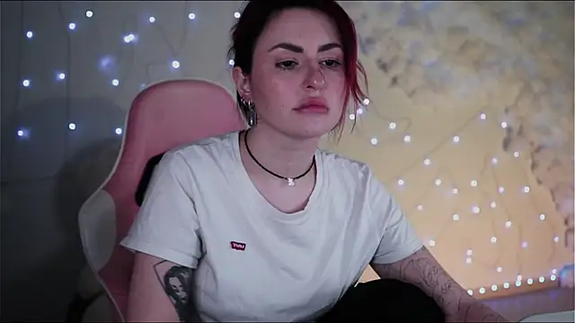 Snapshot of Lana__May chatting on December 20, 5:40 pm Lana May online show from December 20, 5:40 pm