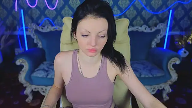 Daisy Delight online show from November 7, 8:20 pm