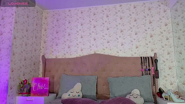 AvrillThomas online show from January 29, 3:04 pm