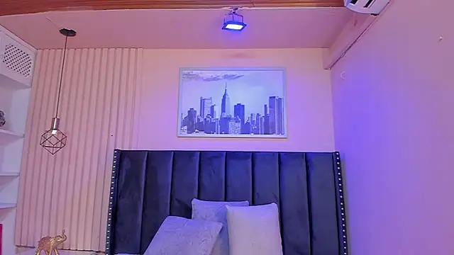 viiolett lee online show from January 8, 8:18 pm