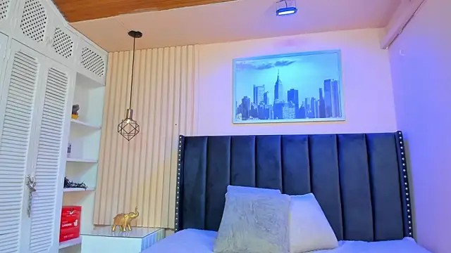 viiolett lee online show from January 19, 8:09 pm