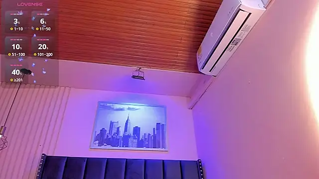 viiolett lee online show from February 12, 11:30 pm