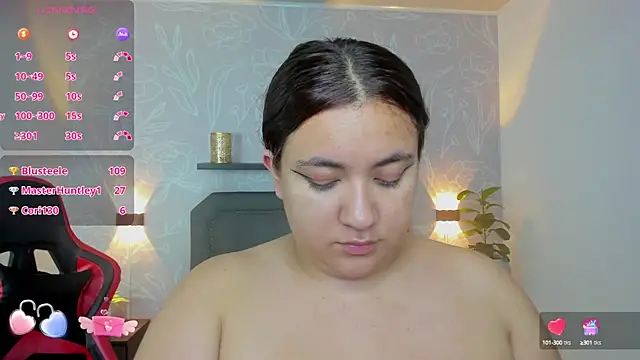 Snapshot of nadine_russo chatting on January 25, 10:28 pm nadine russo online show from January 25, 10:28 pm