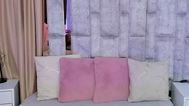 lila noa online show from November 28, 7:27 pm