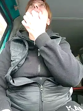 Snapshot of larylary6969 chatting on February 17, 1:21 pm larylary6969 online show from February 17, 1:21 pm