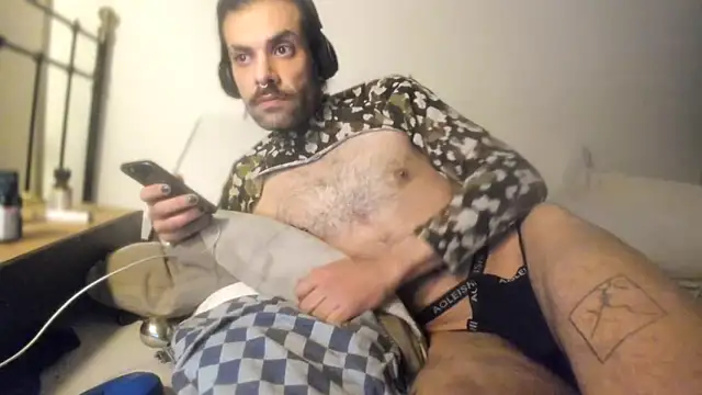 P4RtYBOII92 online show from January 28, 7:00 pm