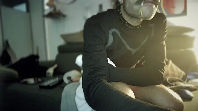 P4RtYBOII92 online show from February 14, 10:17 am