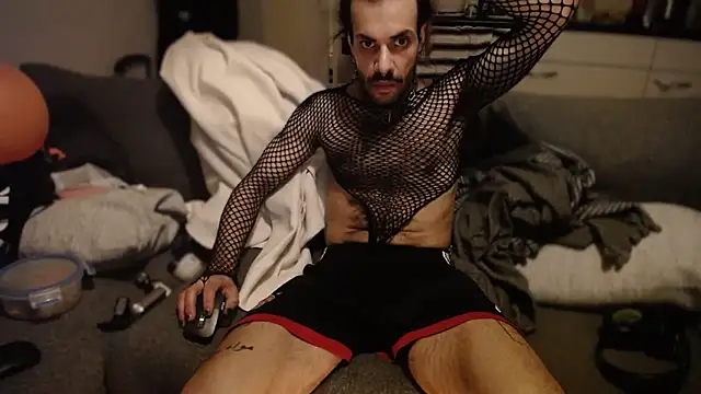 P4RtYBOII92 online show from September 25, 7:17 pm