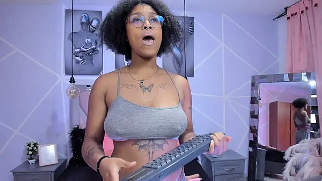 Elith noa online show from February 3, 10:32 pm