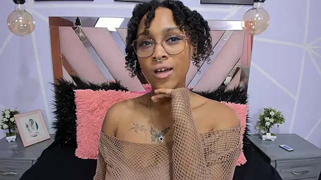 Elith noa online show from February 7, 7:49 pm