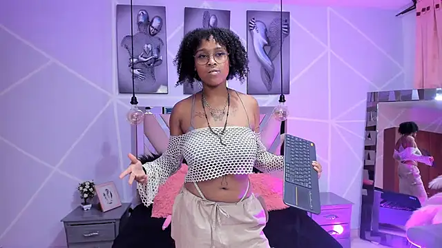 Elith noa online show from February 8, 10:29 pm