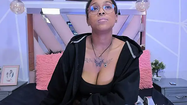 Elith noa online show from February 11, 10:39 pm